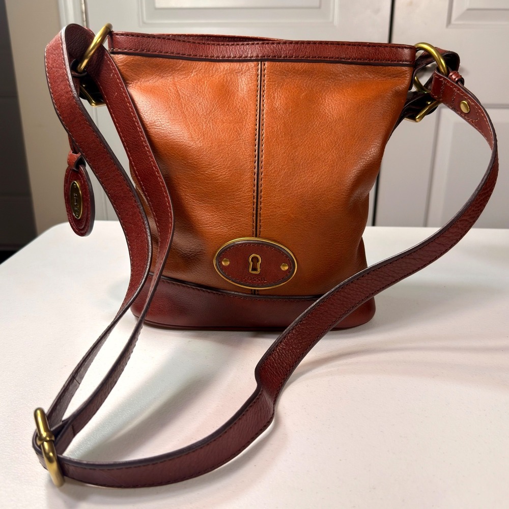 Fossil Maddox Crossbody Bucket Bag Two Tone Cognac Brown Leather ZB5186